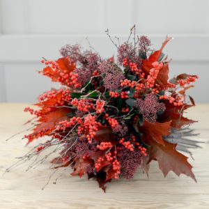 AUTUMN-LEAVES-AND-BERRY-BOUQUET