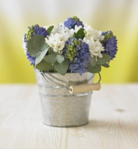 13-003-l-The-Flower-Studio-Spring-Flowers-in-Vintage-Style-Bucket-compc